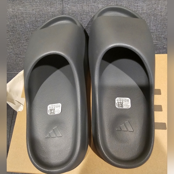 NEW Adidas Yeezy Slide ID2350 Slate Grey size 14 new with boxPurchased from Adi - Picture 5 of 9